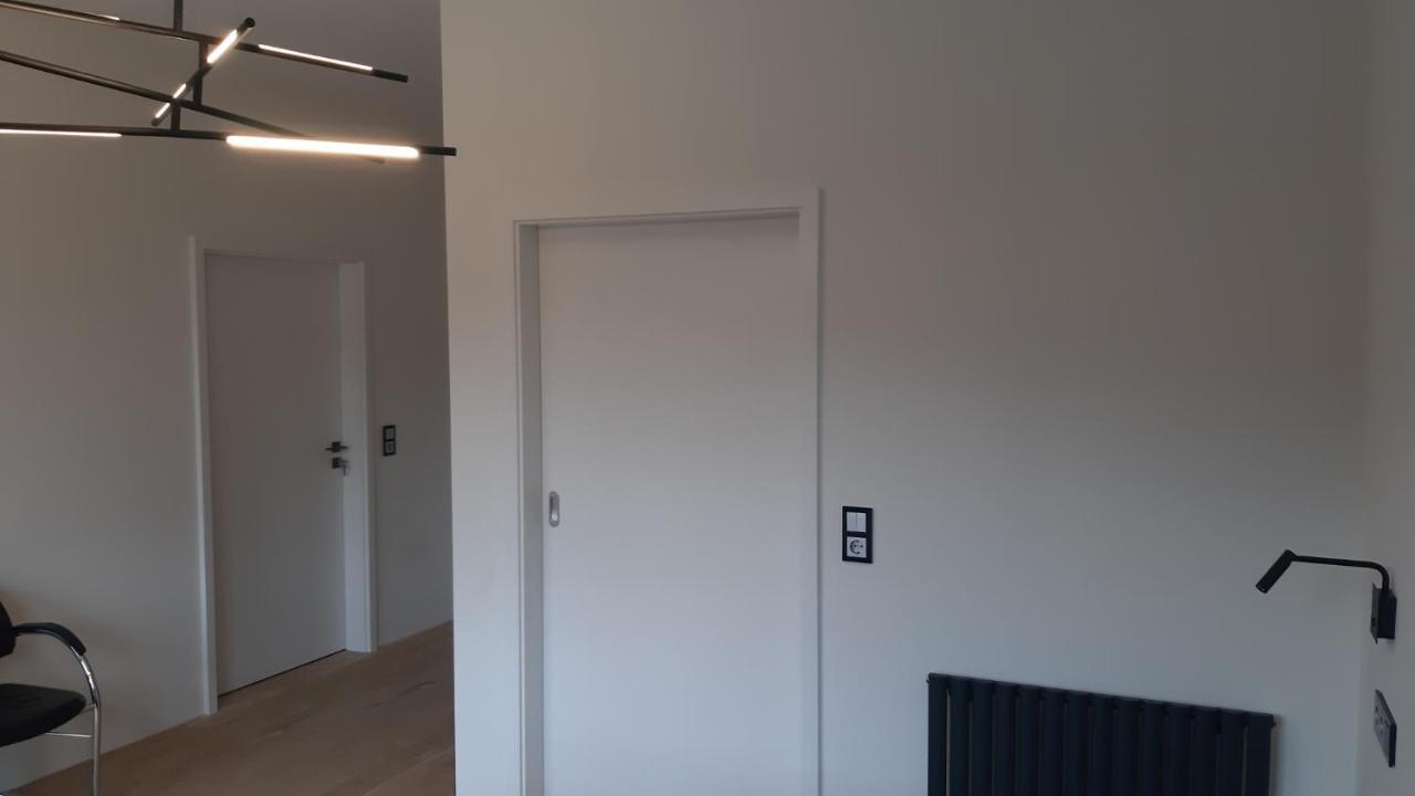 Ferienwohnungen Und Zimmer In Reutlingen-Goenningen Eksteriør billede